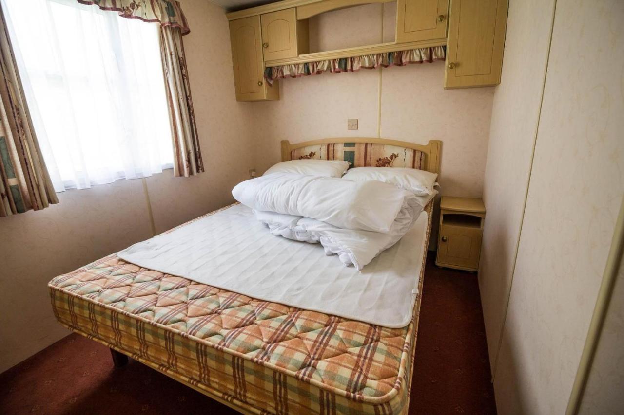6 Berth Caravan With Decking Nearby Heacham Beach In Norfolk Ref 21047A Hotel Eksteriør billede
