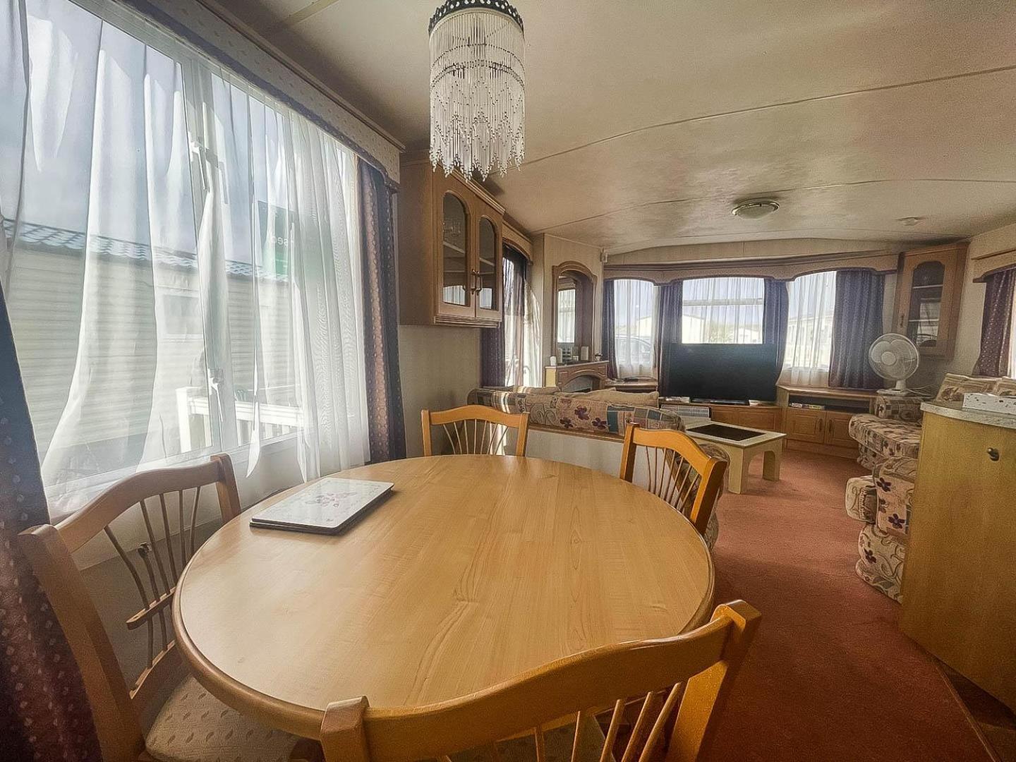 6 Berth Caravan With Decking Nearby Heacham Beach In Norfolk Ref 21047A Hotel Eksteriør billede