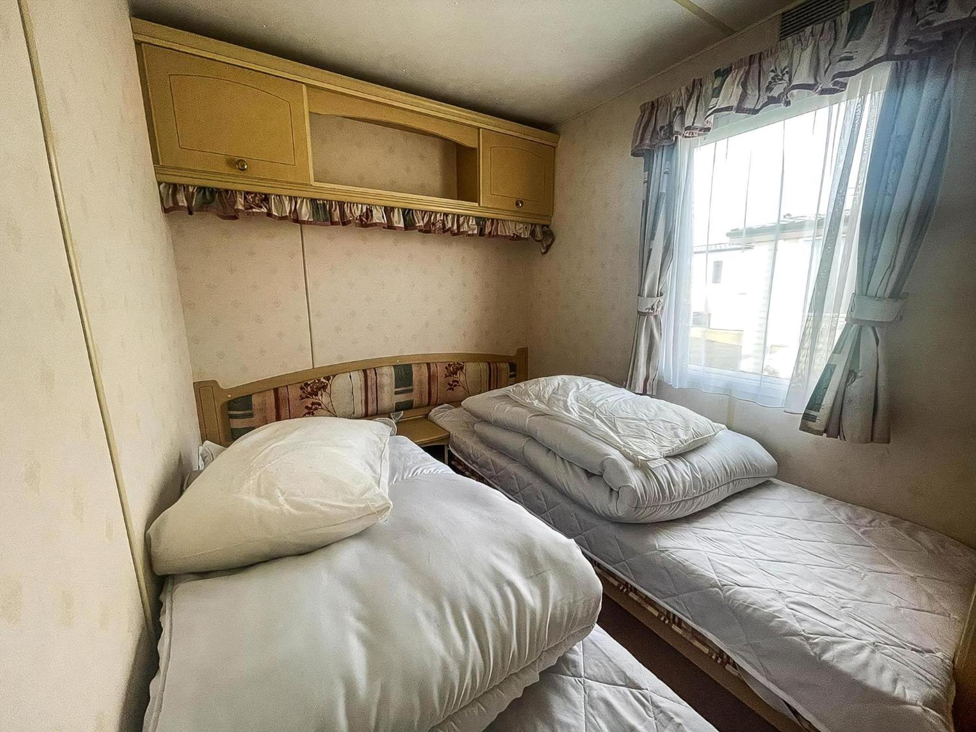 6 Berth Caravan With Decking Nearby Heacham Beach In Norfolk Ref 21047A Hotel Eksteriør billede