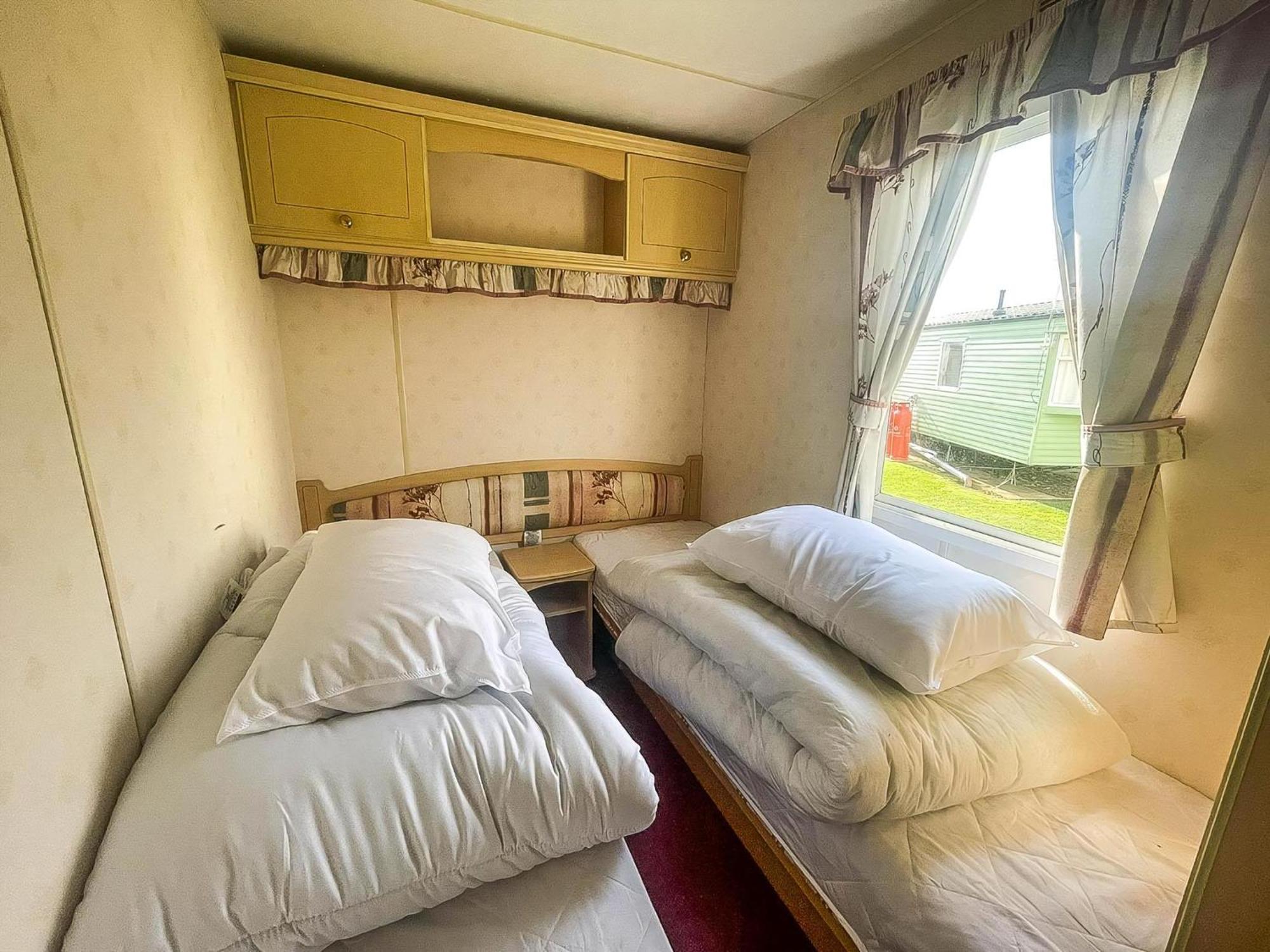 6 Berth Caravan With Decking Nearby Heacham Beach In Norfolk Ref 21047A Hotel Eksteriør billede
